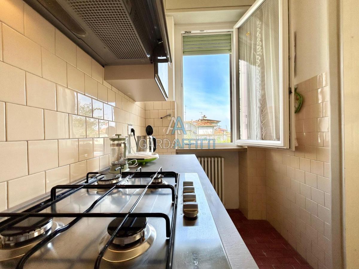 Ares Apartment - Vicino Al Lago Di Garda E Alla Stazione Treno Десенцано дел Гарда Екстериор снимка